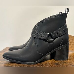 Frye and Co Women’s Black Palma Stacked Heel Booties NWT Size 7